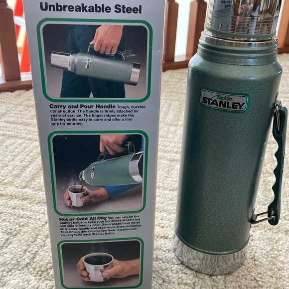Vintage Aladdin Stanley 1 Qt Steel Thermos USA A-944DH Green Vacuum Bottle 1984 - Picture 2 of 7